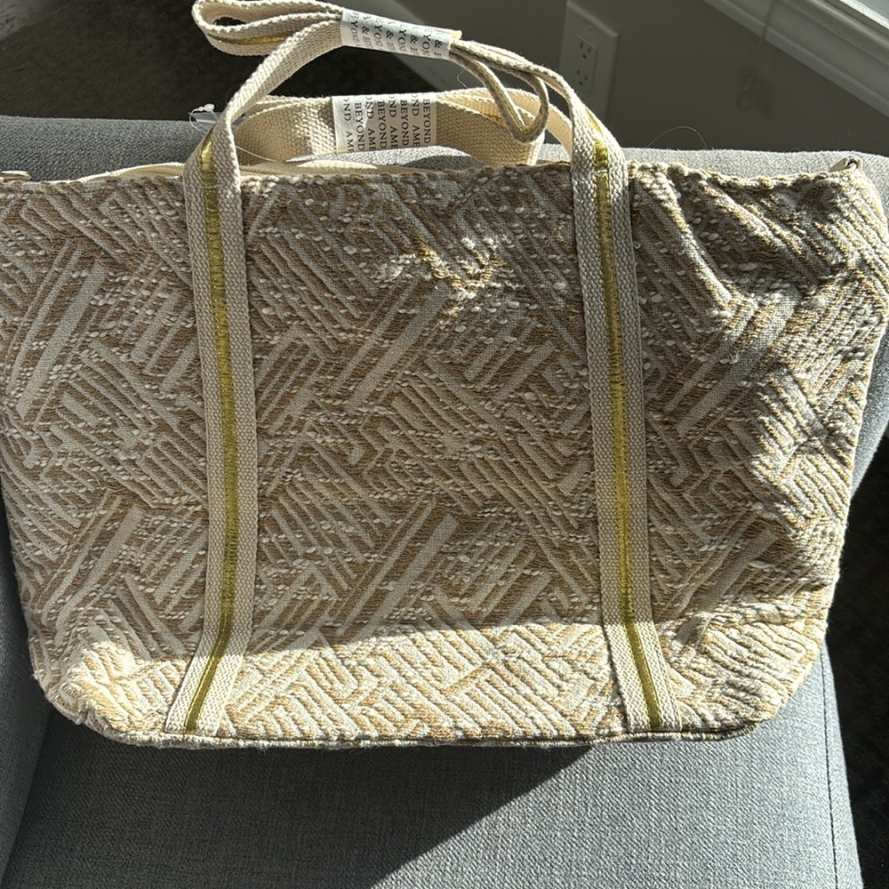Tote - Picture 4 of 9